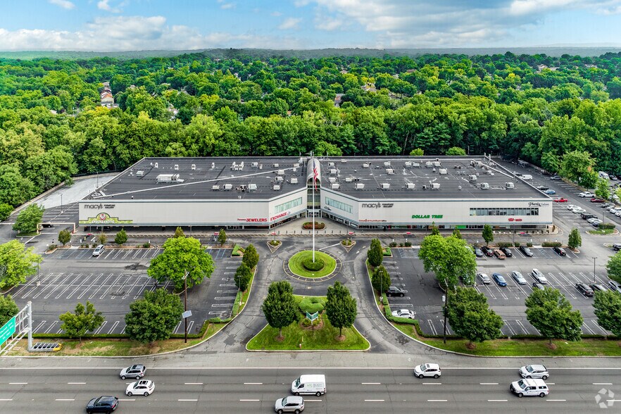 275 Route 4, Paramus, NJ à louer - Photo du bâtiment - Image 2 de 31
