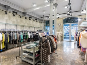 Retail in Barcelona, Barcelona for lease Interior Photo- Image 1 of 15