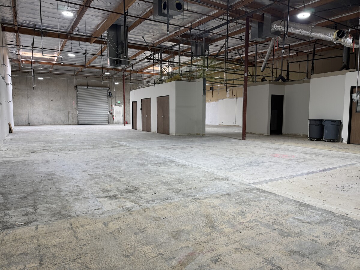 94 W Cochran St, Simi Valley, CA 93065 - Unité 94-B - - Photo intérieure - Image 1 of 3