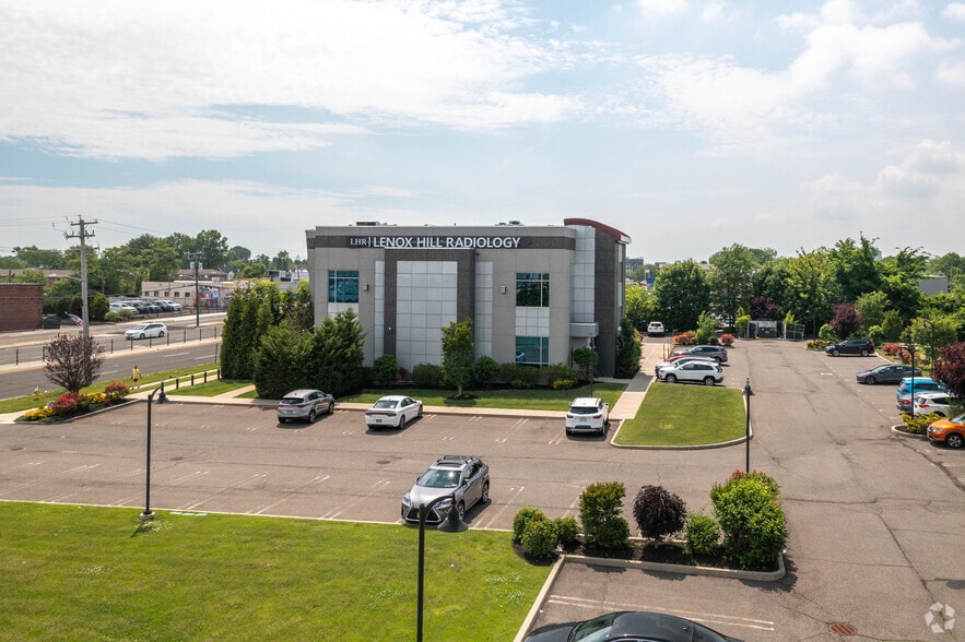 3235 Hempstead Tpke, Levittown, NY for sale - Building Photo - Image 2 of 9