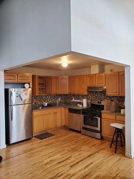 12-14 N Broadway, Yonkers, NY à vendre - Photo du bâtiment - Image 2 de 9