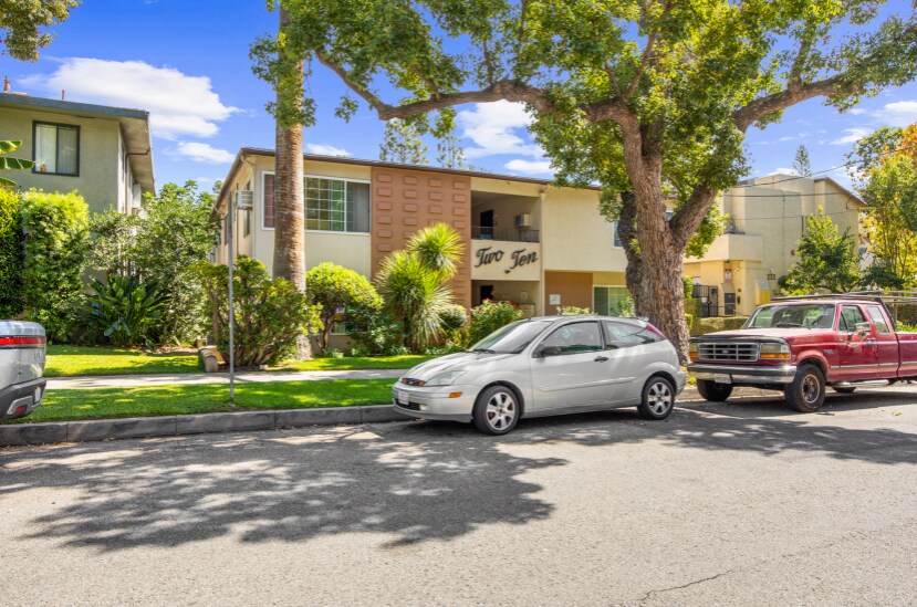 210 S Catalina Ave, Pasadena, CA à vendre - Photo du bâtiment - Image 2 de 2