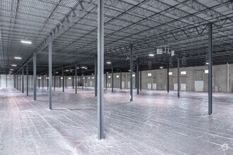 N53W25374 Highlands Court, Sussex, WI for lease Interior Photo- Image 2 of 6