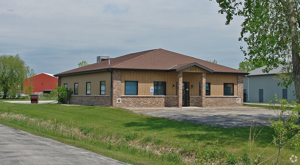 2270 Salscheider Ct, Howard, WI à vendre - Photo du bâtiment - Image 2 de 40