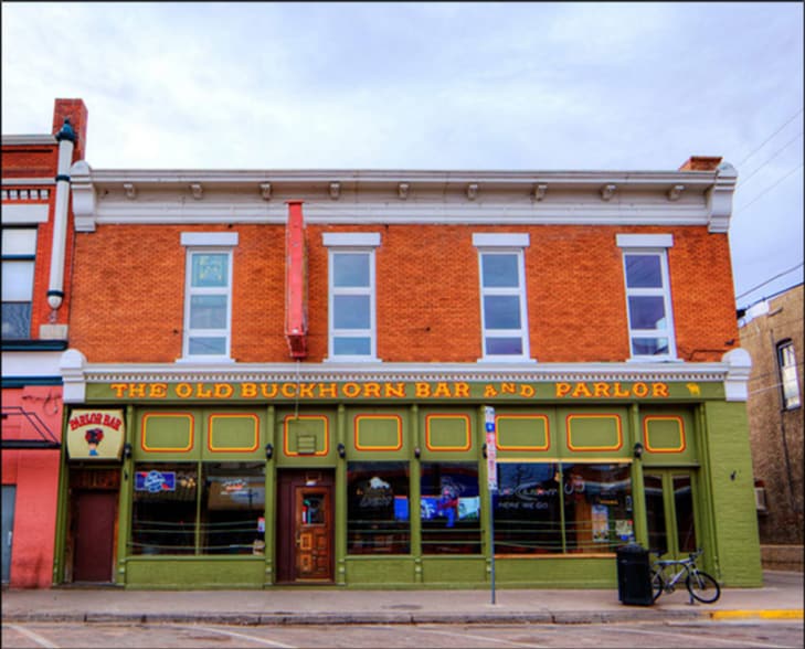 114 E Ivinson Ave, Laramie, WY à vendre - Photo principale - Image 1 de 11