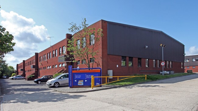 Plus de détails pour Basingstoke Rd, Reading - Industriel à louer