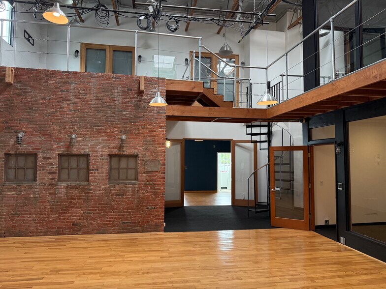 8950-8956 Ellis Ave, Los Angeles, CA à louer - Photo du bâtiment - Image 3 de 14