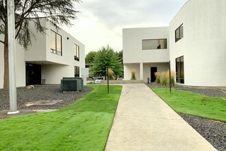 1933-1955 Jadwin Ave, Richland, WA for lease Interior Photo- Image 2 of 3