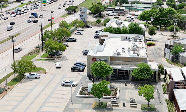 744 US Highway 75, Richardson, TX à vendre - Photo du bâtiment - Image 3 de 11