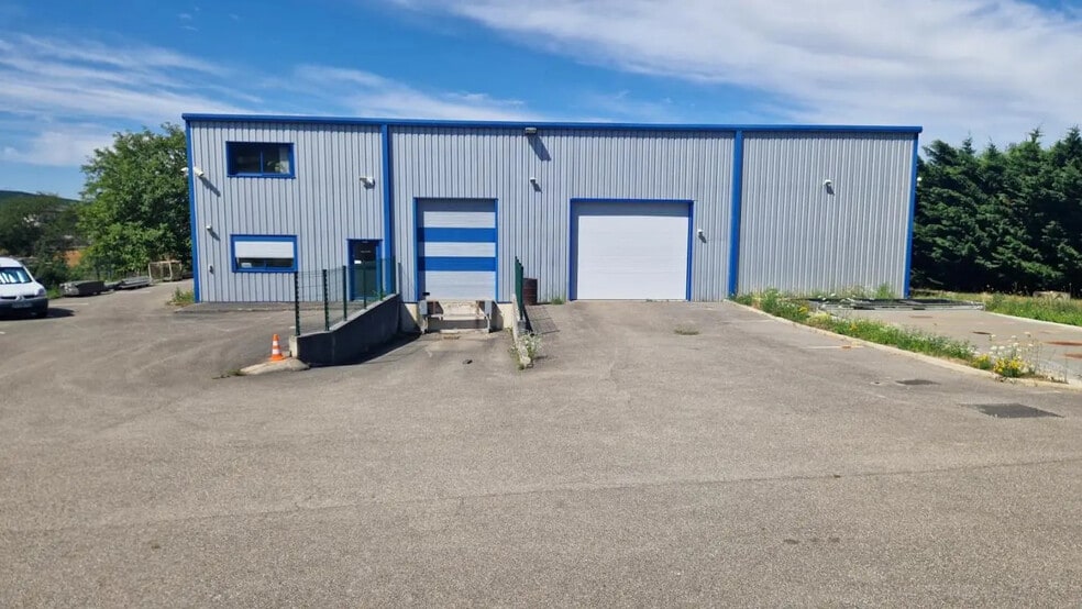 185 Montée Du Gravetan, Saint-Just-Chaleyssin for lease - Building Photo - Image 1 of 2