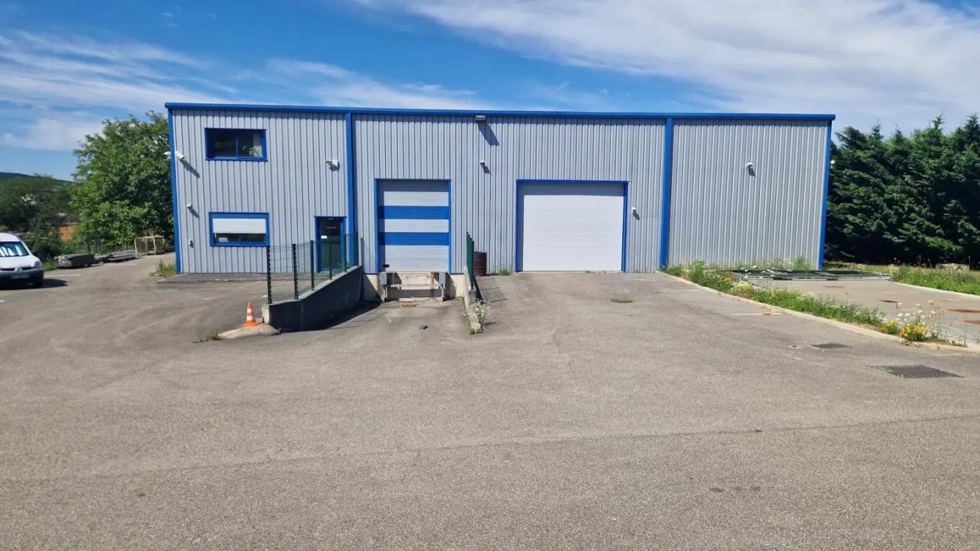 185 Montée Du Gravetan, Saint-Just-Chaleyssin for lease Building Photo- Image 1 of 3