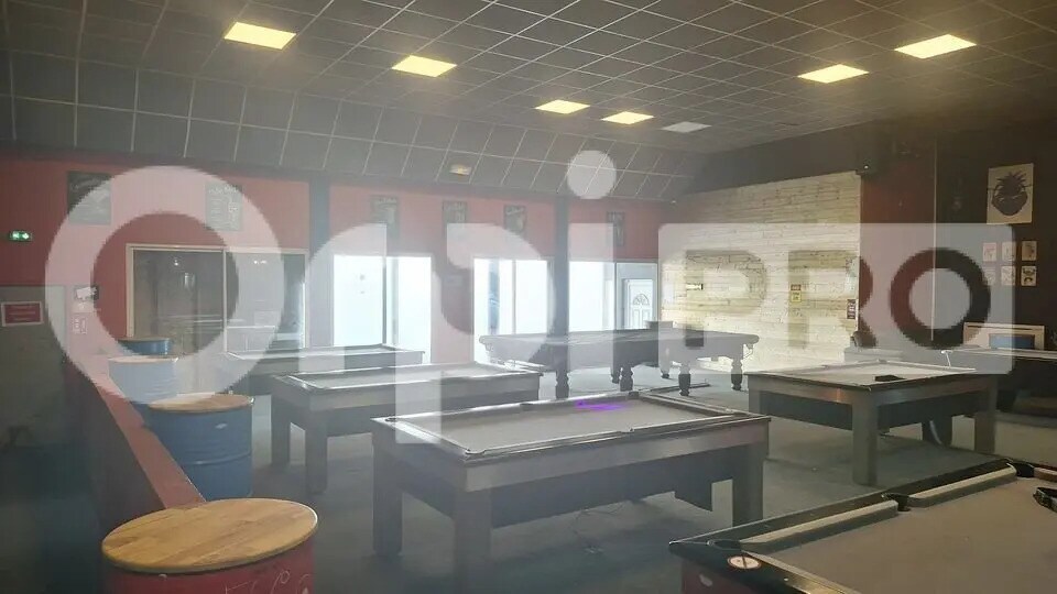 Commerce de détail dans Saint-Nazaire à vendre - Photo du bâtiment - Image 2 de 4