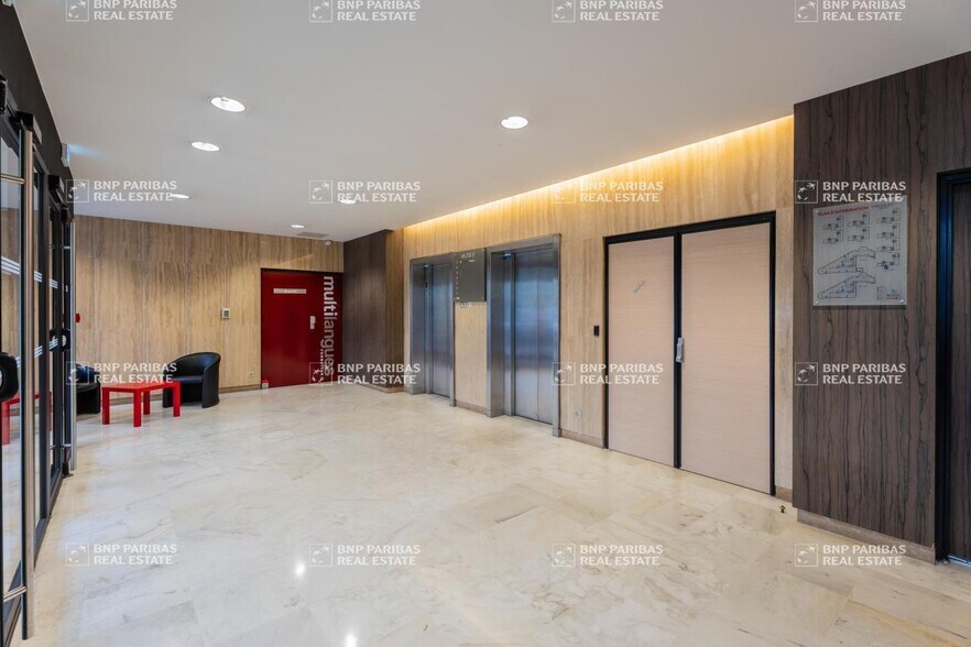 4 A Avenue Morane Saulnier, Vélizy-Villacoublay à louer - Hall d’entrée - Image 3 de 11