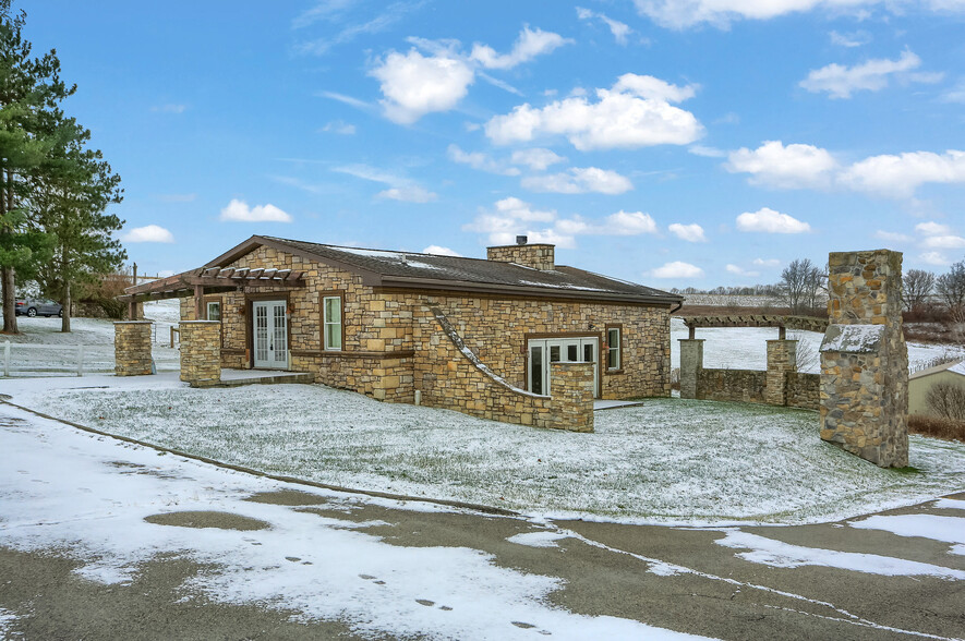 1640 Perry Hwy, Portersville, PA for sale - Building Photo - Image 1 of 30