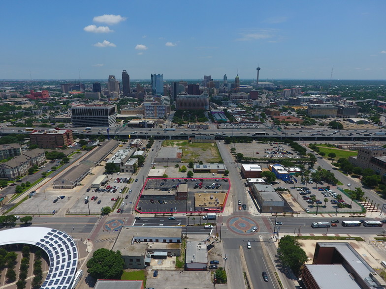 821 W Commerce St, San Antonio, TX for sale - Primary Photo - Image 1 of 4