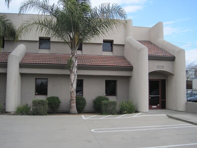 1120 6th St, Modesto, CA à louer - Photo du bâtiment - Image 3 de 15