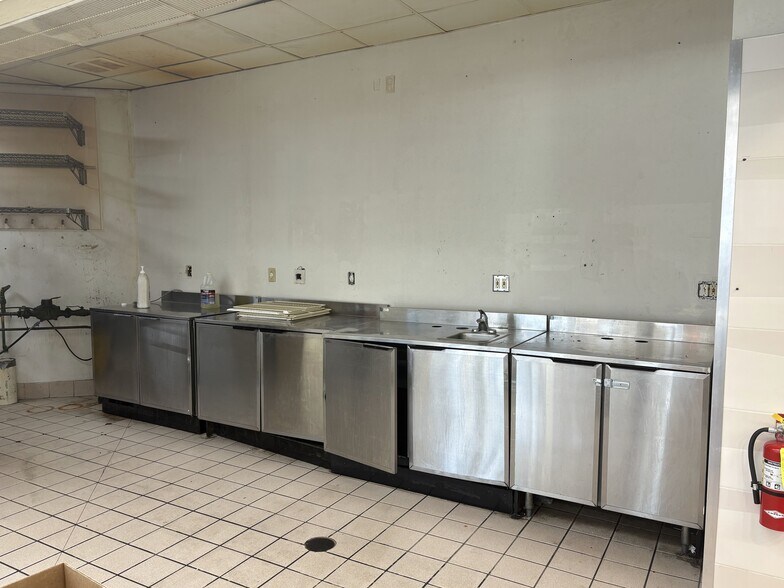 80 West Ave, Saratoga Springs, NY à louer - Photo du bâtiment - Image 2 de 5