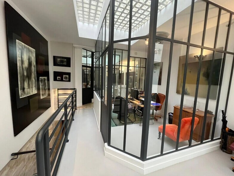 Bureau dans Paris à vendre - Photo du bâtiment - Image 1 de 7