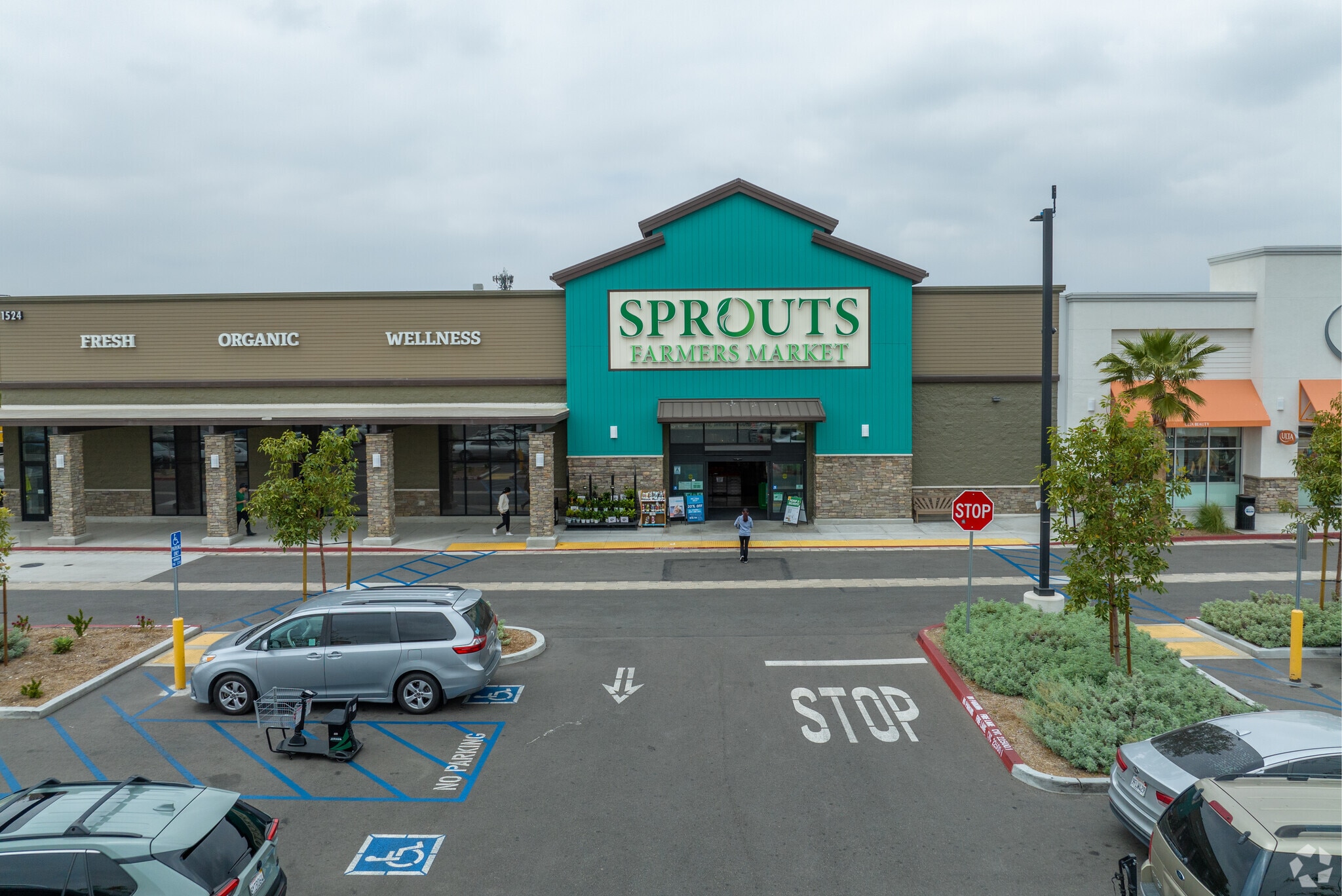 Swc Riverside Avenue & San Bernardino Ave, Rialto, CA for lease Primary Photo- Image 1 of 8
