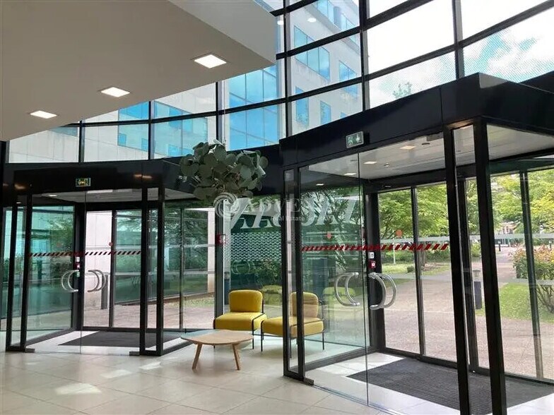 Bureau dans Vélizy-Villacoublay à louer - Hall d’entrée - Image 3 de 5