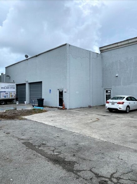5900 Stirling Rd, Hollywood, FL for lease - Building Photo - Image 3 of 15