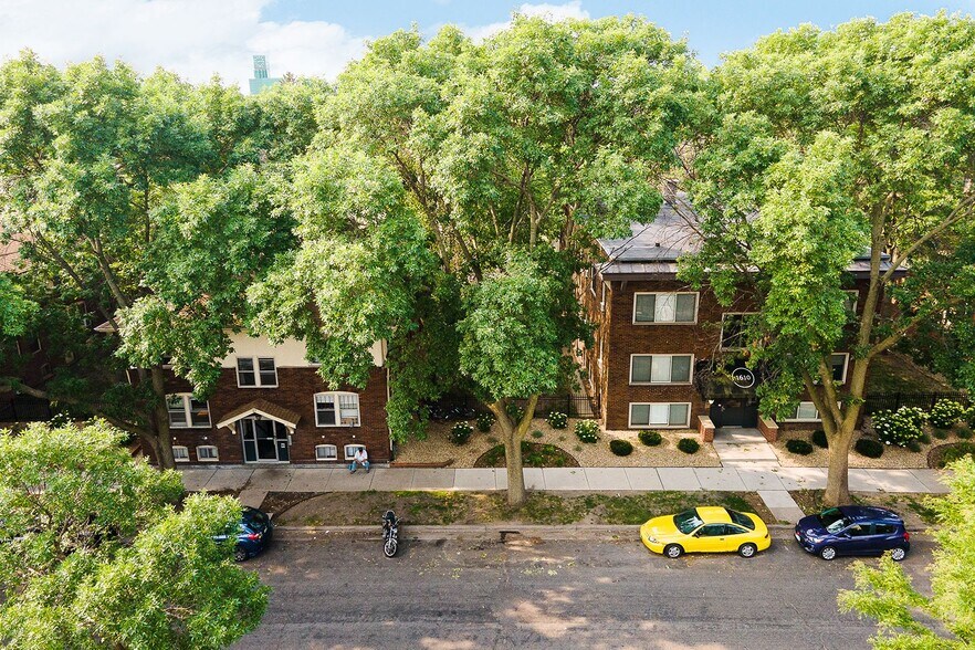 1598 Charles Ave, Saint Paul, MN à vendre - Photo du bâtiment - Image 2 de 14