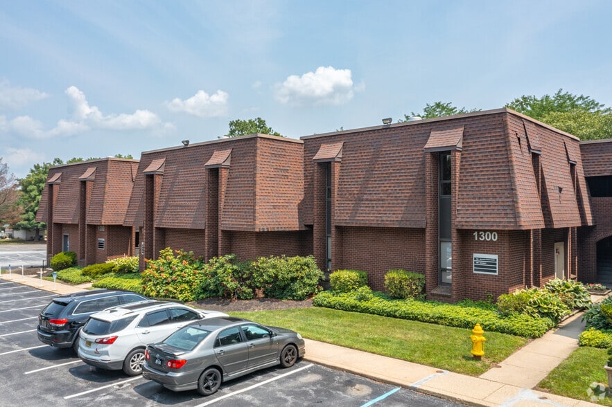 1001-1500 Society Dr, Claymont, DE for lease - Building Photo - Image 1 of 5