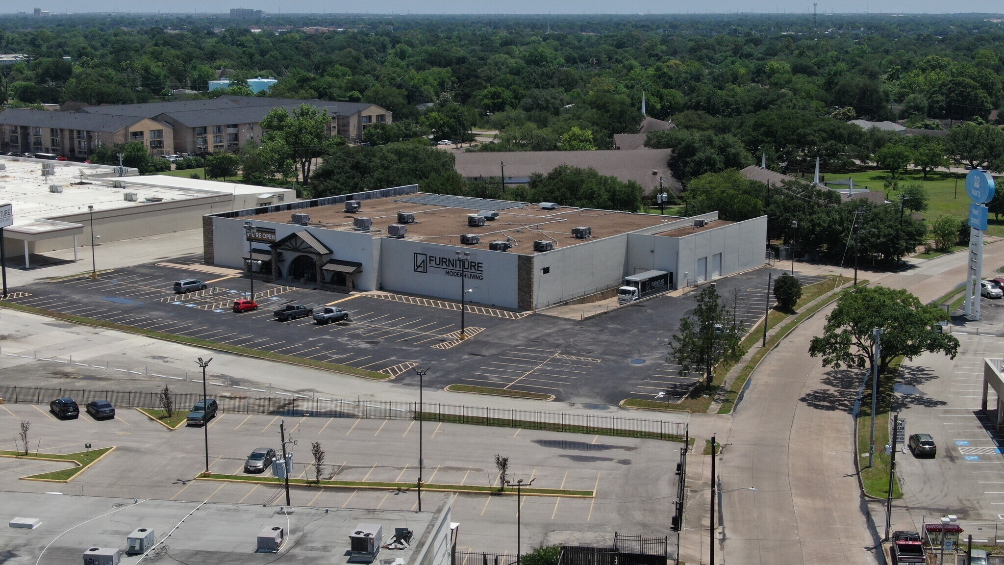 7071 Southwest Fwy, Houston, TX à louer Photo du bâtiment- Image 1 de 20
