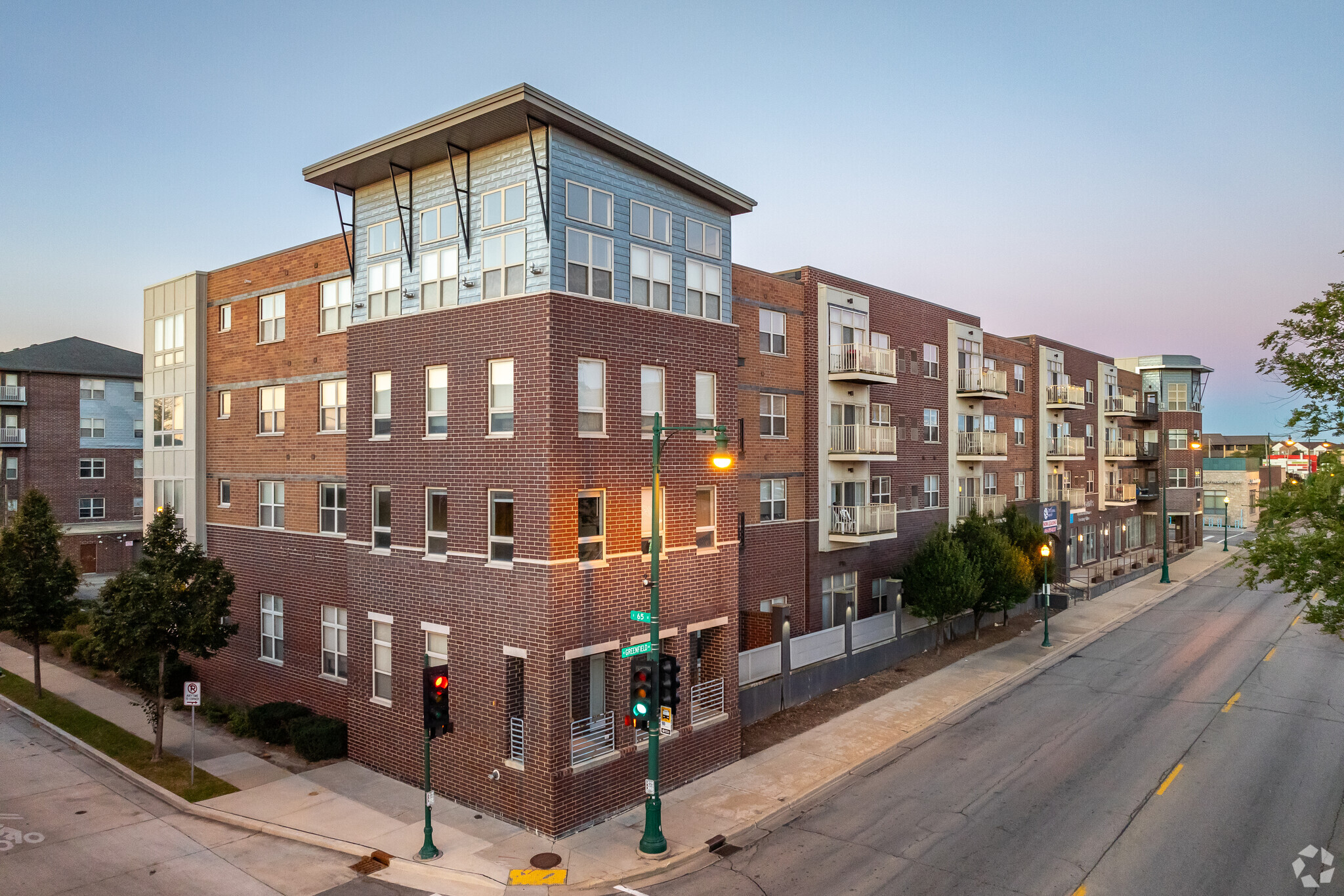 6501-6519 W Greenfield Ave, West Allis, WI à louer Photo principale- Image 1 de 23