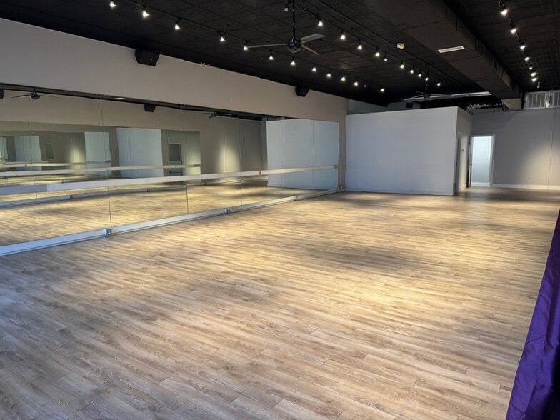 650-656 Washington St, Norwood, MA for lease - Building Photo - Image 3 of 15