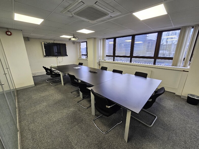 Printing House Ln, Hayes à louer - Photo intérieure - Image 2 de 12