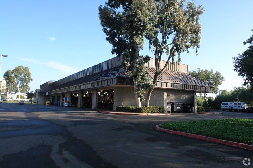 4575 La Jolla Village Dr, San Diego, CA à vendre - Photo du bâtiment - Image 3 de 7