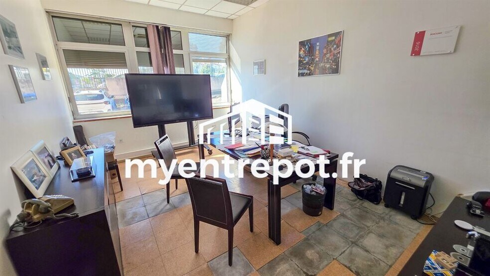 Flex in MARSEILLE for lease - Interior Photo - Image 3 of 7