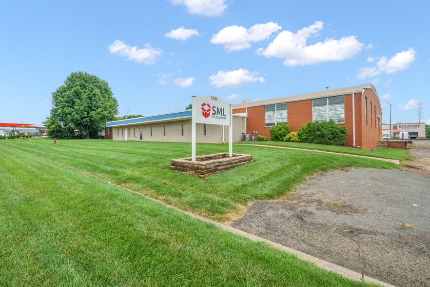 1551 Salisbury Rd, Statesville, NC for lease - Building Photo - Image 1 of 33