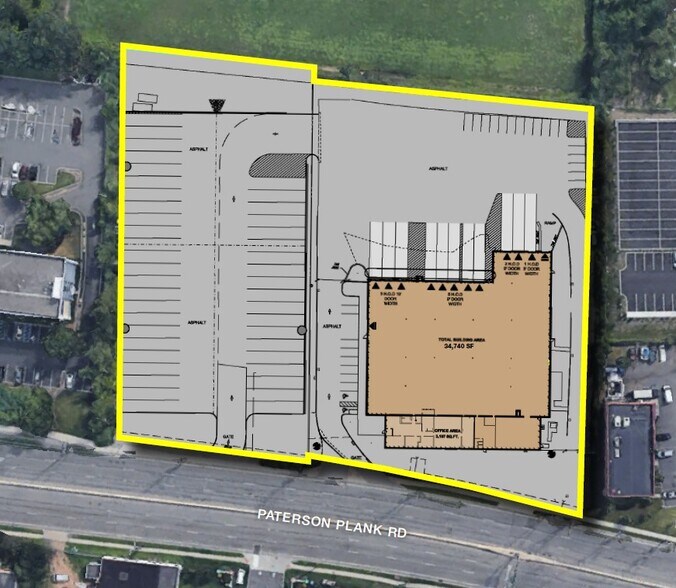 890 Paterson Plank Rd, East Rutherford, NJ à louer - Photo du bâtiment - Image 2 de 12