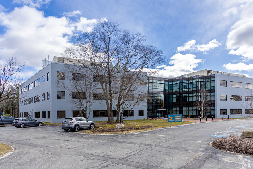 20 Maguire Rd, Lexington, MA for lease - Building Photo - Image 2 of 6