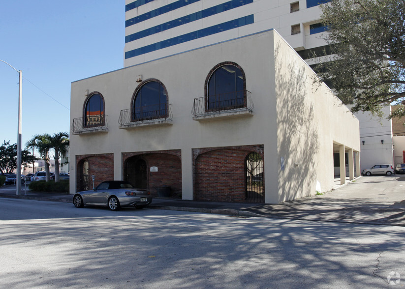 262-264 Almeria Ave, Coral Gables, FL for sale - Primary Photo - Image 1 of 1