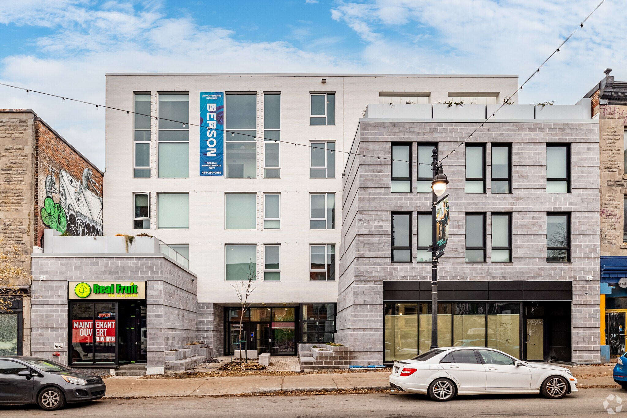 3882 Boul Saint Laurent, Montréal, QC à vendre Photo principale- Image 1 de 1
