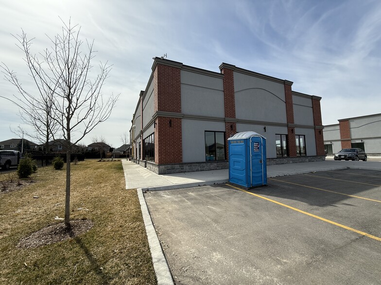 2130-2136 Kains Rd, London, ON à louer - Photo du bâtiment - Image 3 de 39