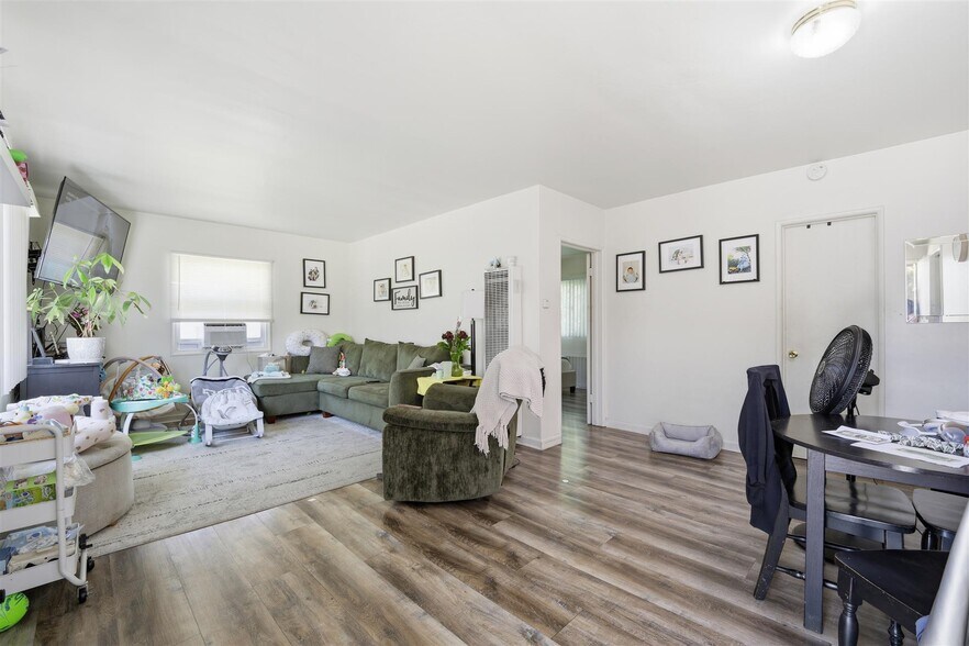 8427 Otis St, South Gate, CA à vendre - Photo du bâtiment - Image 2 de 30