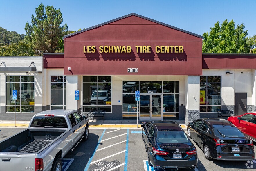 3800 Alhambra Ave, Martinez, CA à vendre - Photo du bâtiment - Image 2 de 4