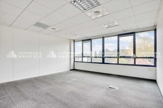 1 Chemin Jean-Marie Vianney, Écully for lease Interior Photo- Image 2 of 9