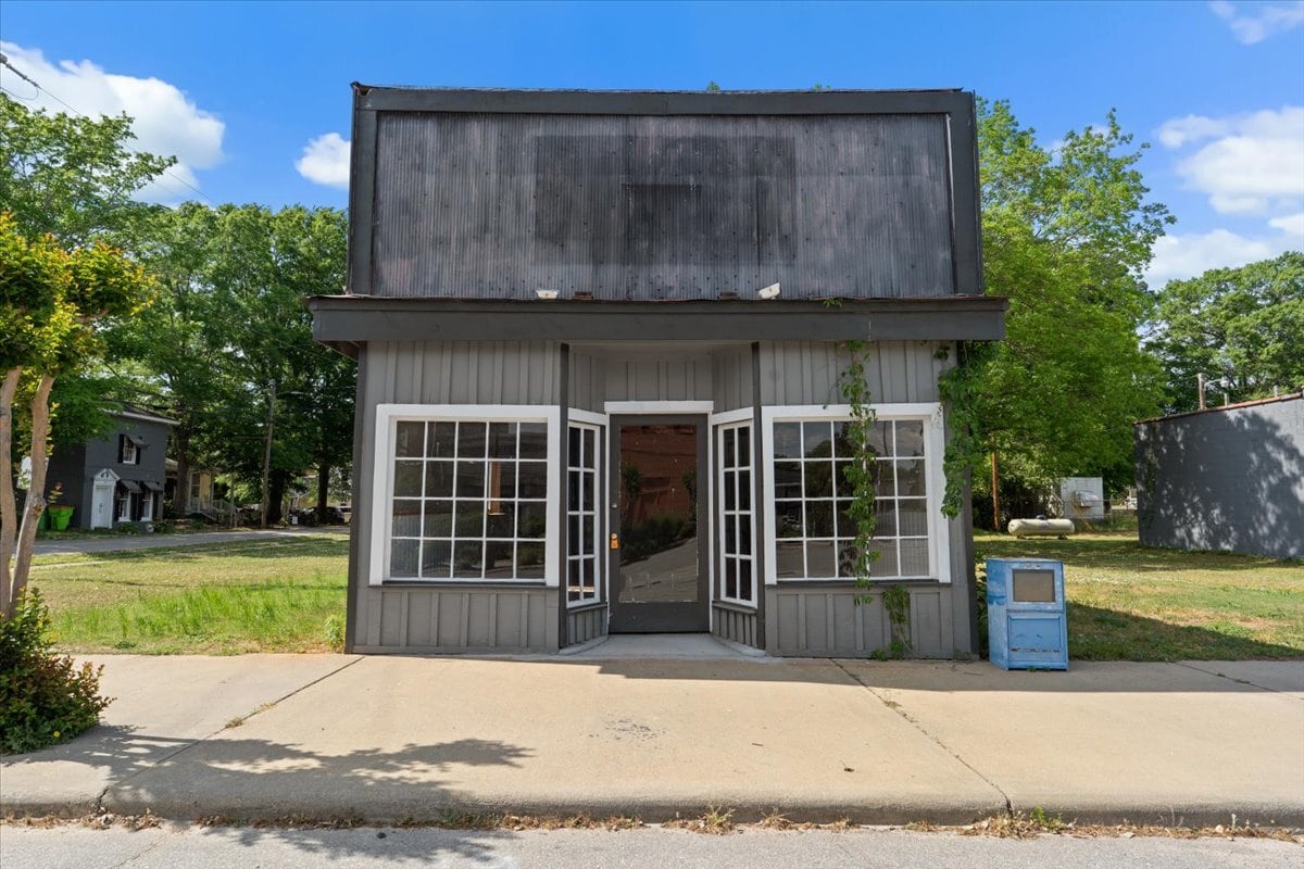 202 E. North Main Street, Littleton, NC for sale Primary Photo- Image 1 of 30