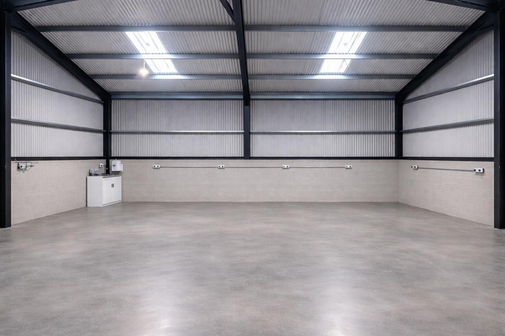 Vicarage Lane, Worcester for lease Interior Photo- Image 1 of 7