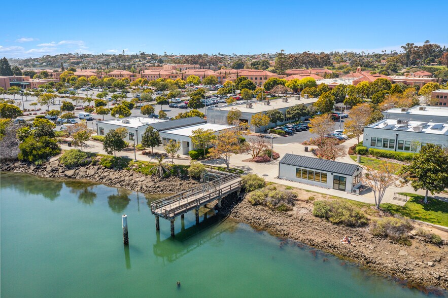 2837 Historic Decatur Rd, San Diego, CA à louer - Photo du bâtiment - Image 2 de 14