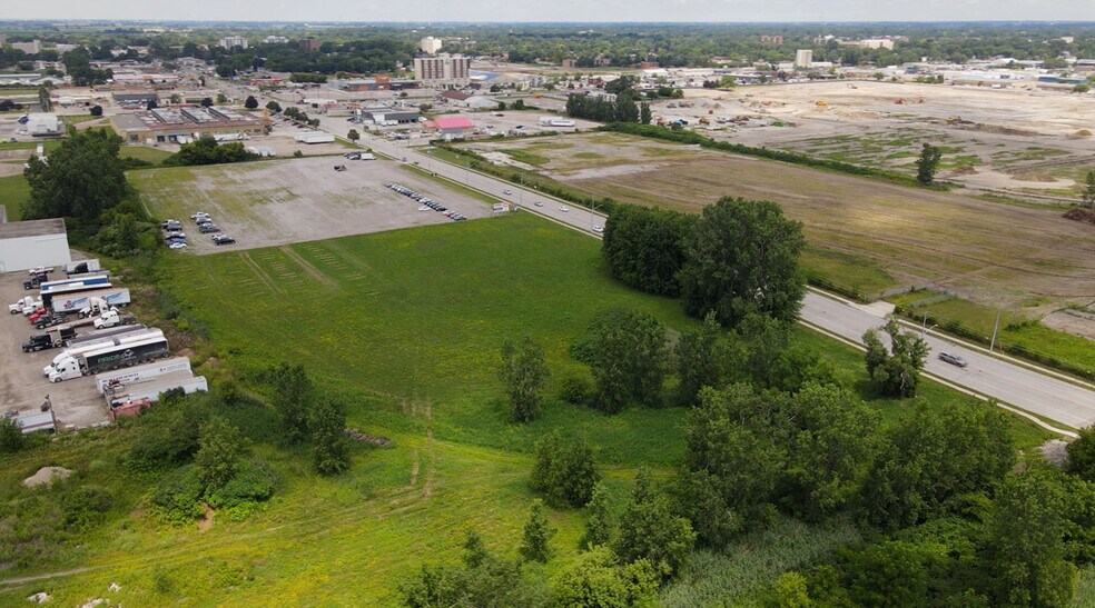 200 Keil Dr S, Chatham, ON à vendre - Photo du bâtiment - Image 3 de 7