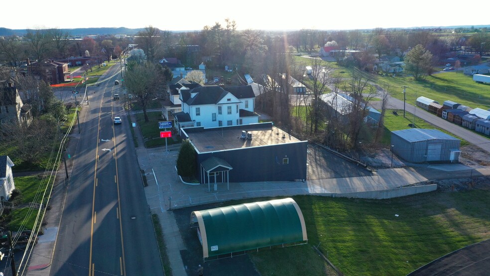 325 W Main St, Lebanon, KY for sale - Building Photo - Image 3 of 40