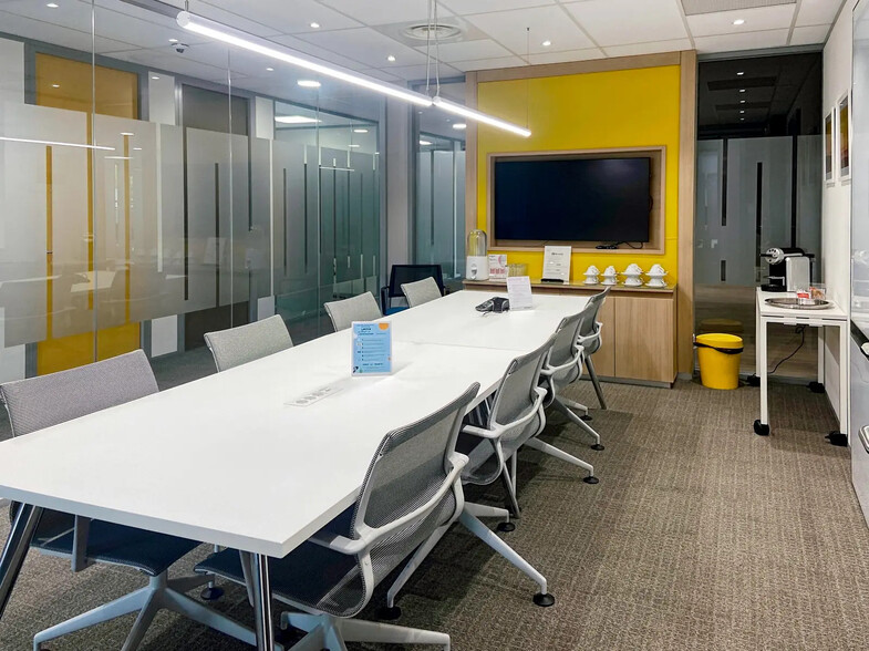 35 Rue Papin, Villeneuve-d'Ascq for lease - Interior Photo - Image 1 of 10