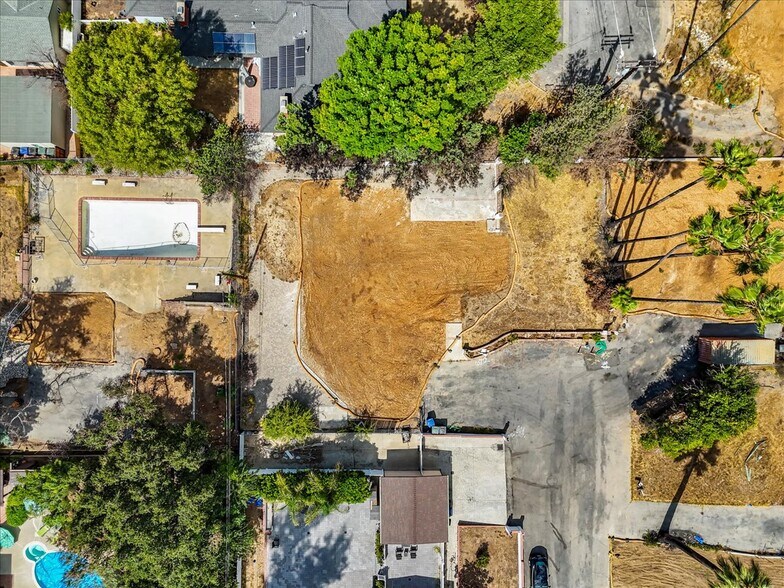 672 Colman St, Altadena, CA à vendre - Photo du bâtiment - Image 2 de 5