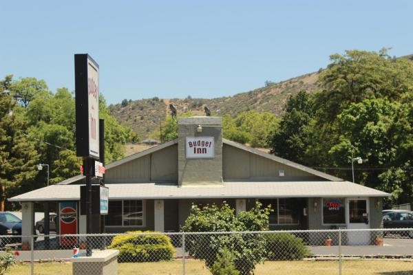 306 N Main St, Yreka, CA for sale - Primary Photo - Image 1 of 1